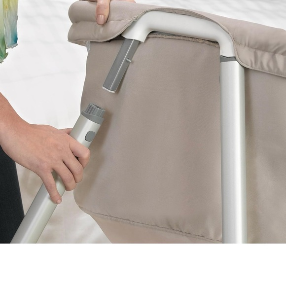 Chicco Lullago Portable Bassinet Lavender color - Picture 2 of 4